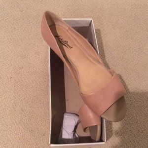 Lucky peep toe flats
